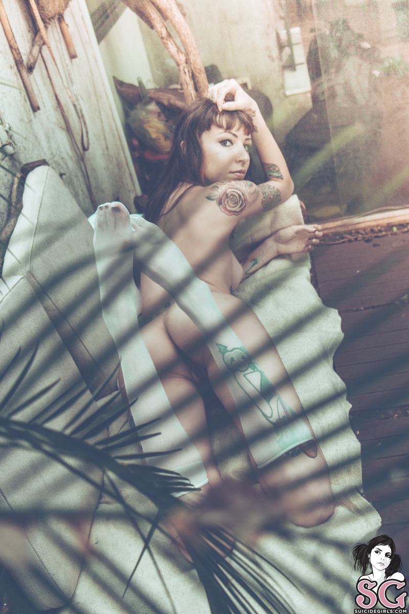 juhconnie-noirdesir-37.jpg