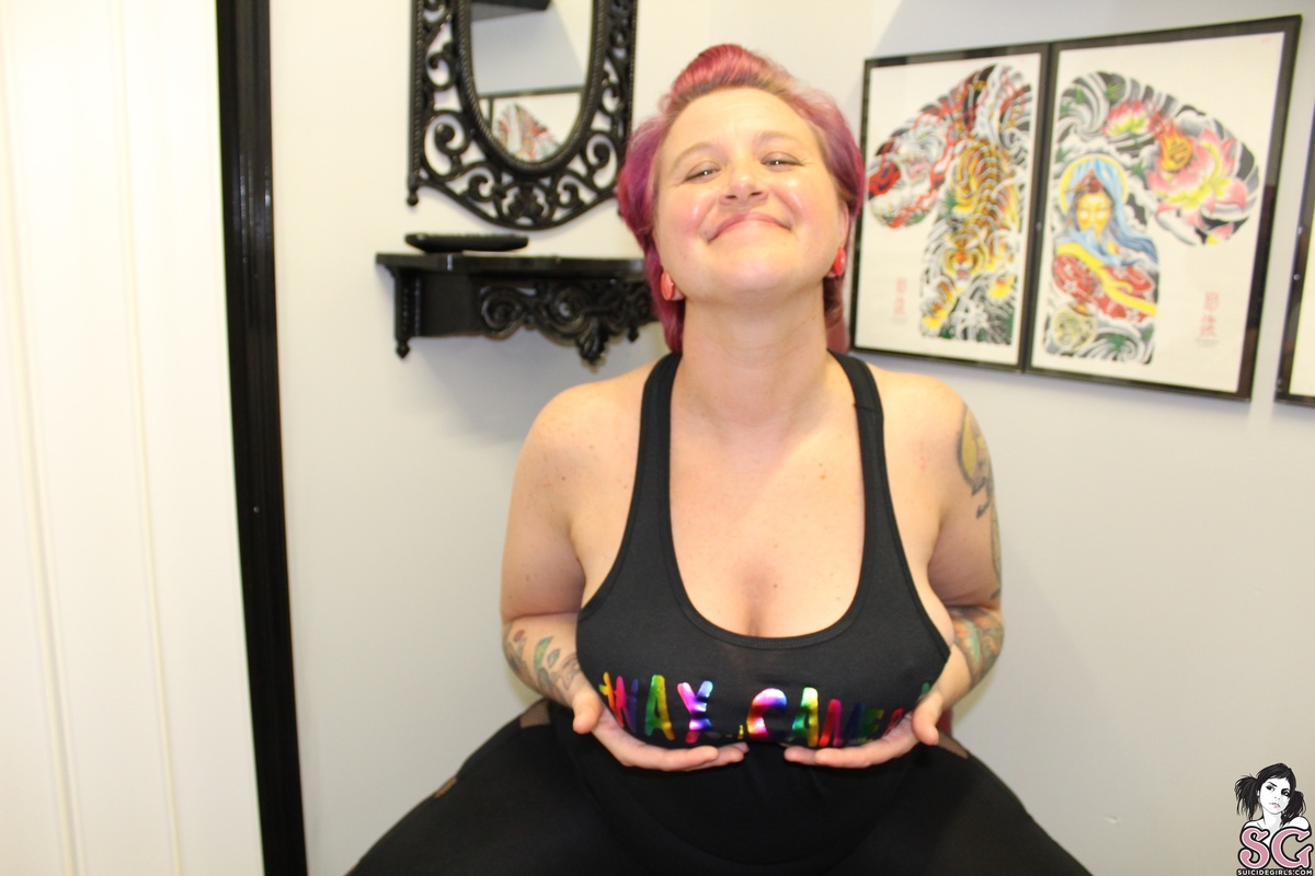 bettybombshell79-tattoome-15.jpg