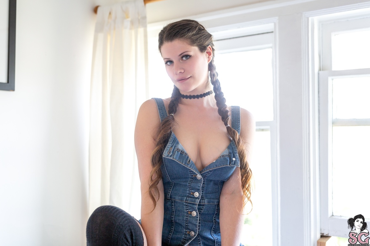 aprilblaze-tightspot-11.jpg
