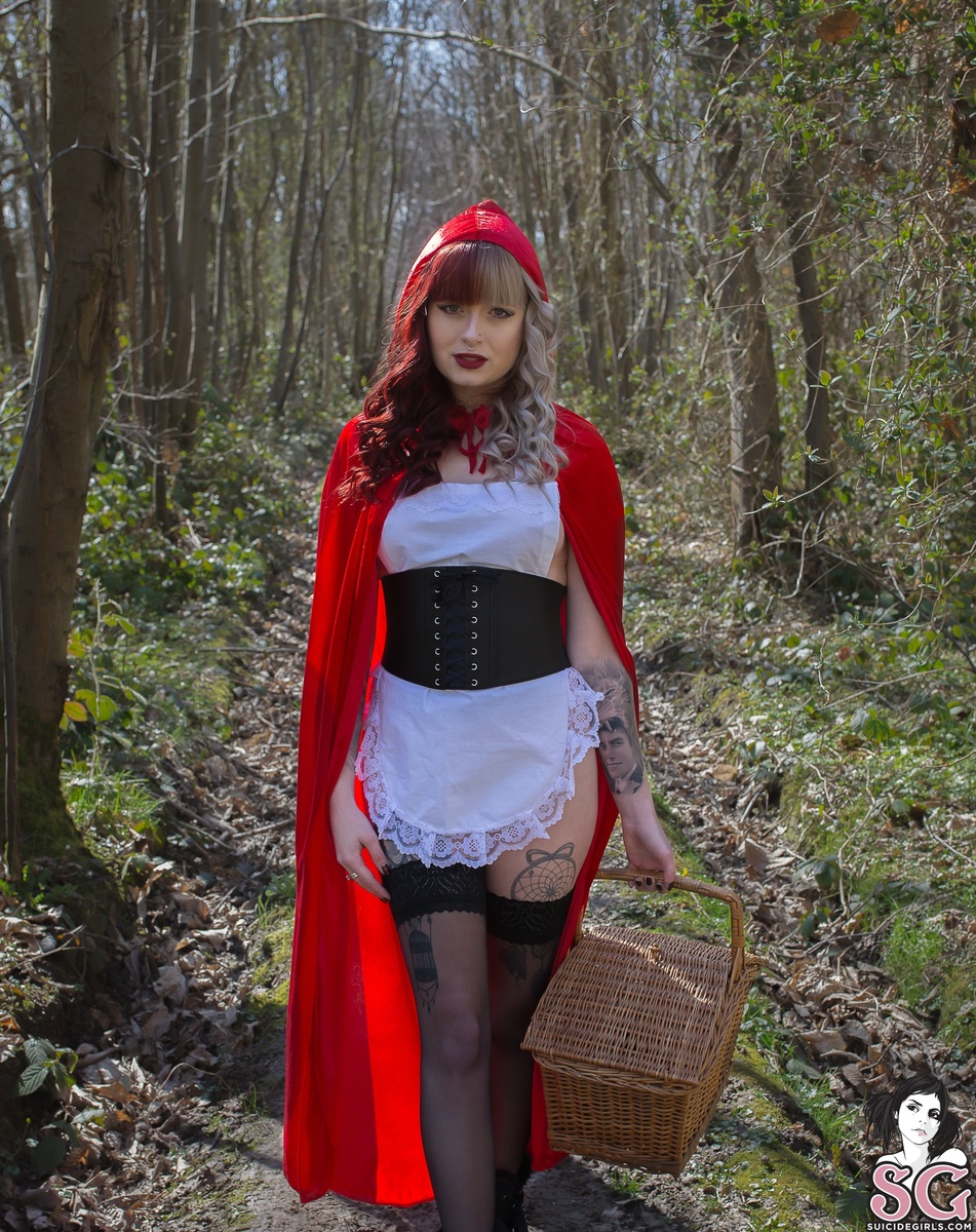 blaizee-seekingwolves-01.jpg