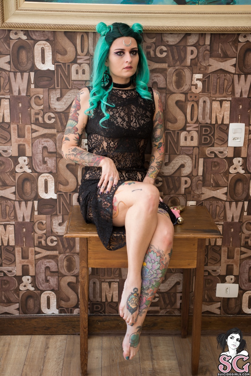camy-blacklady-07.jpg