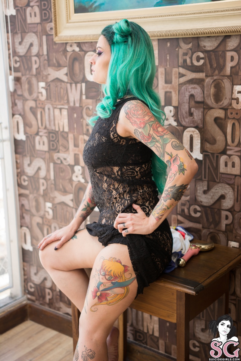 camy-blacklady-11.jpg