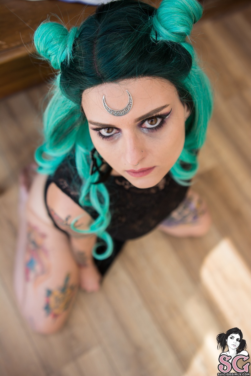 camy-blacklady-19.jpg