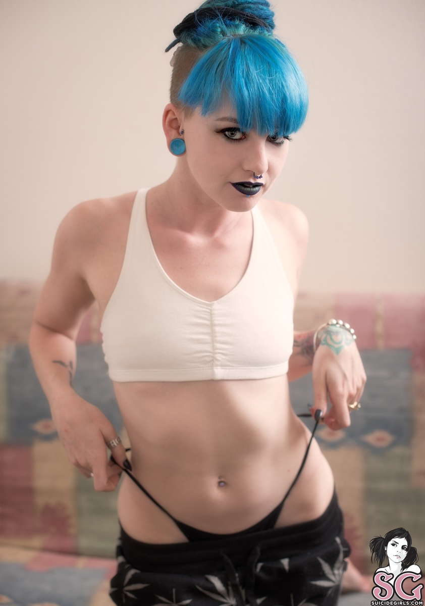 kinzy-upinsmoke-07.jpg