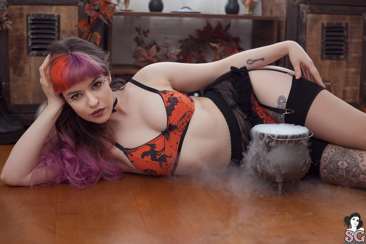 tawny-witchinghour-15.jpg