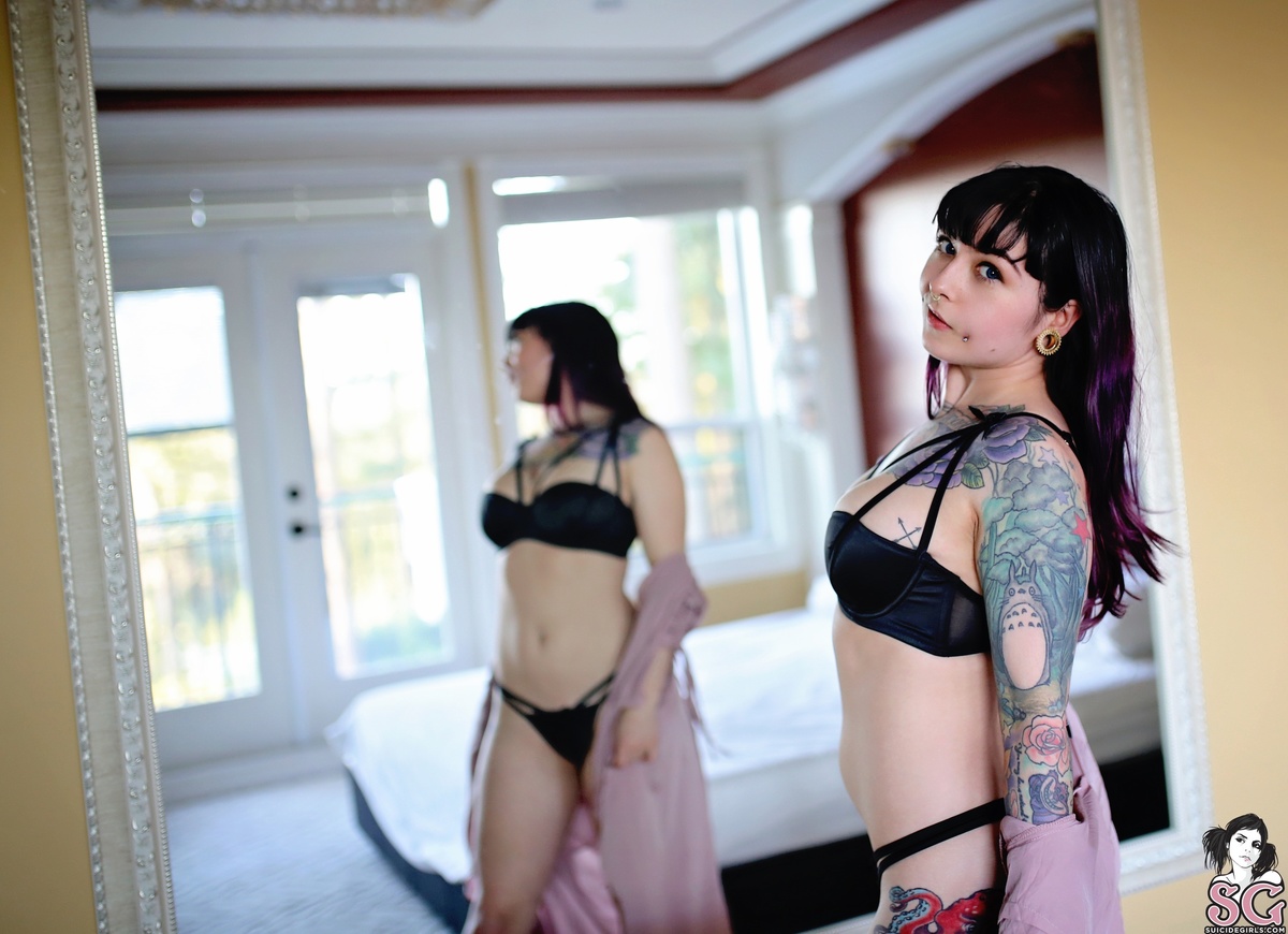 shorty-bedroomdesires-03.jpg