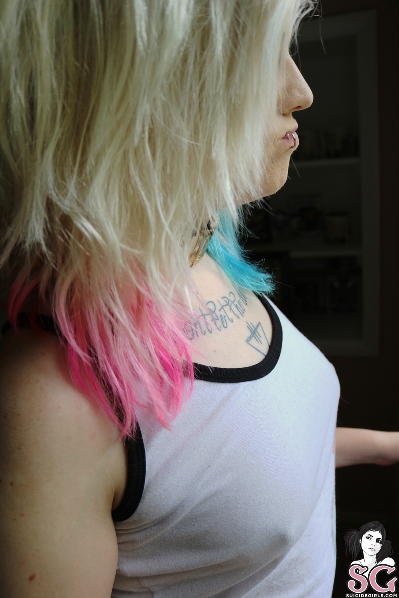 hardcoreharley-thecolourofchaos-07.jpg