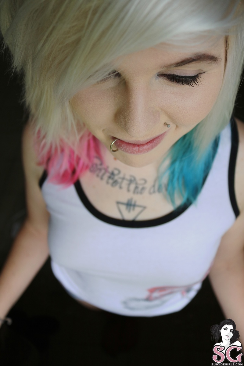 hardcoreharley-thecolourofchaos-09.jpg