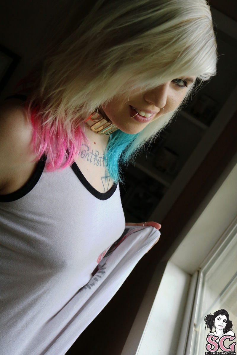 hardcoreharley-thecolourofchaos-11.jpg