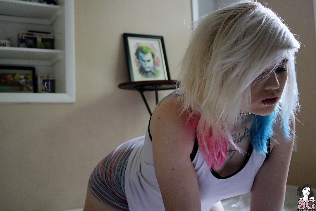 hardcoreharley-thecolourofchaos-13.jpg