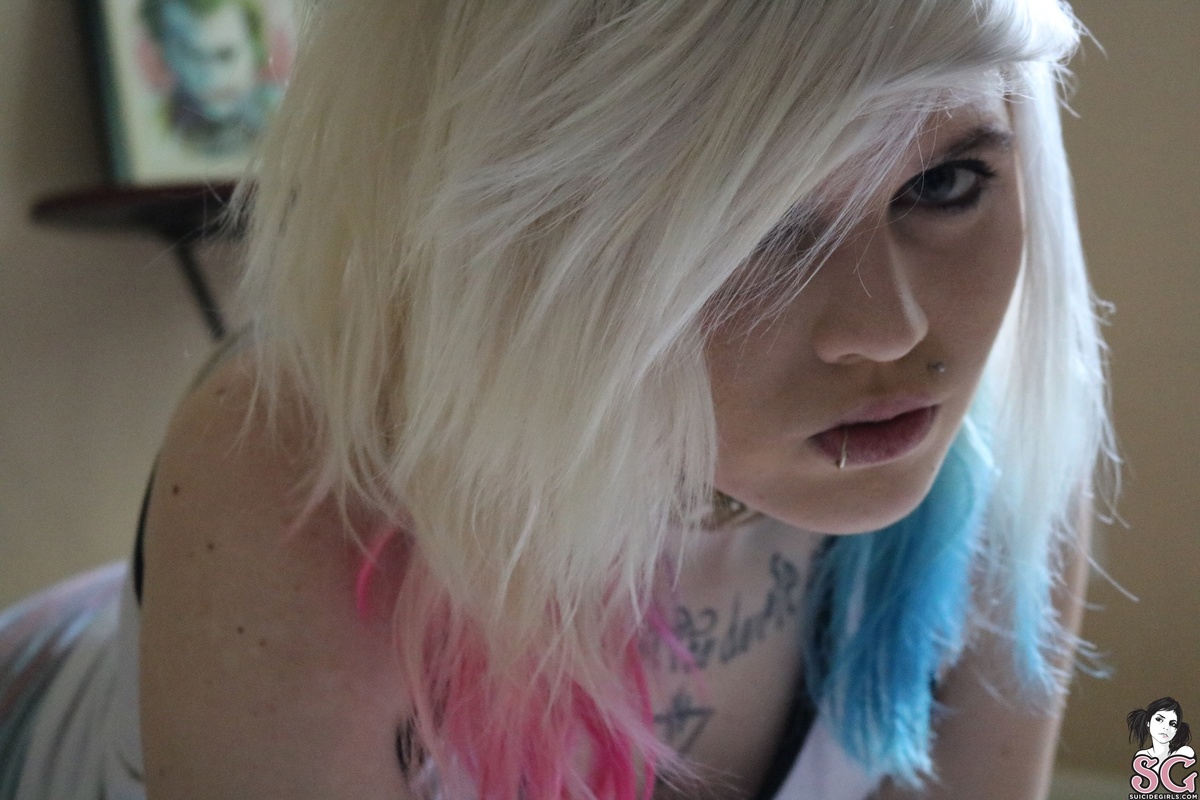 hardcoreharley-thecolourofchaos-15.jpg