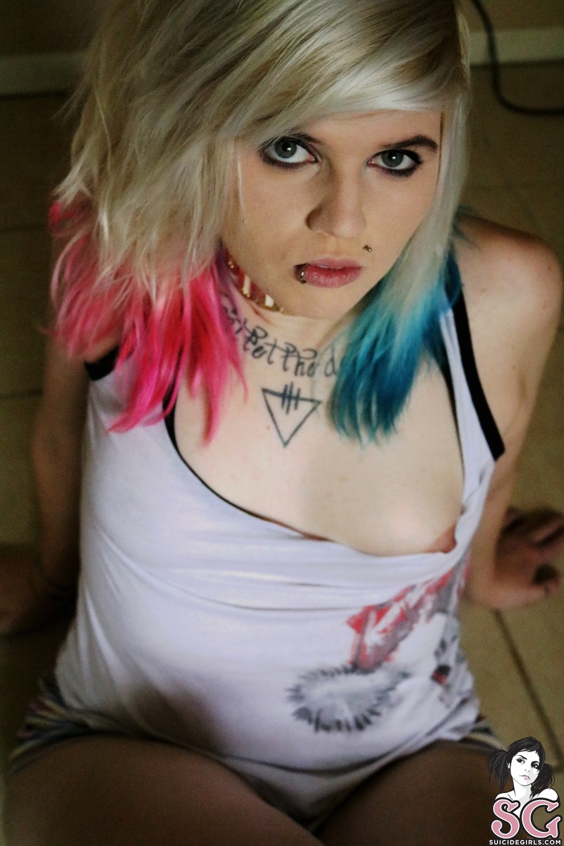 hardcoreharley-thecolourofchaos-21.jpg