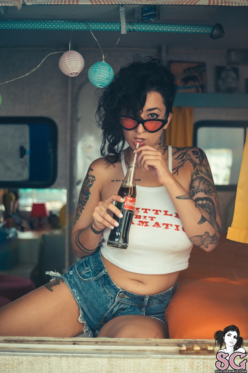 julha-trailerlove-01.jpg