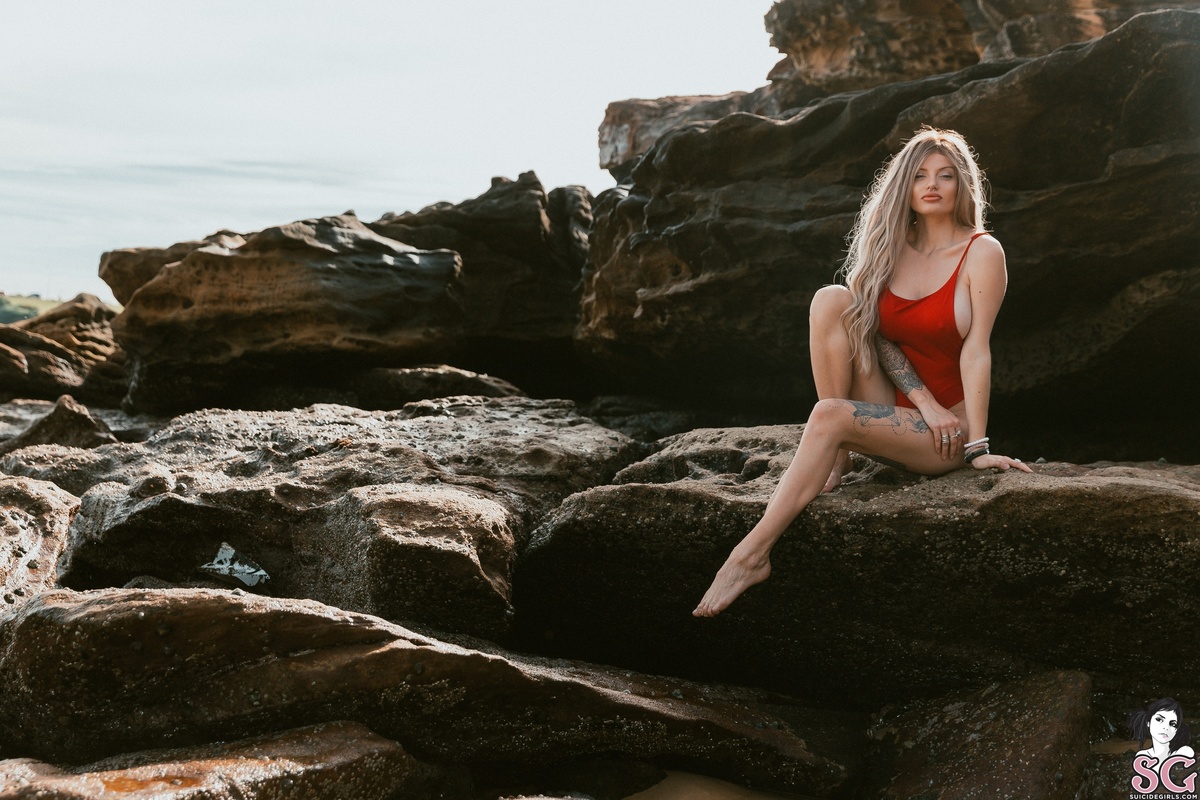 dollyd-aphrodite-01.jpg