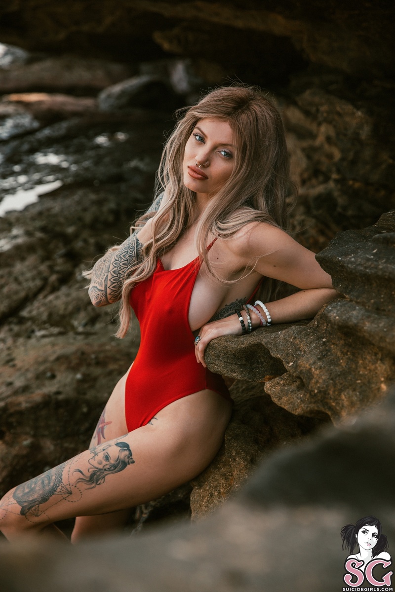 dollyd-aphrodite-09.jpg