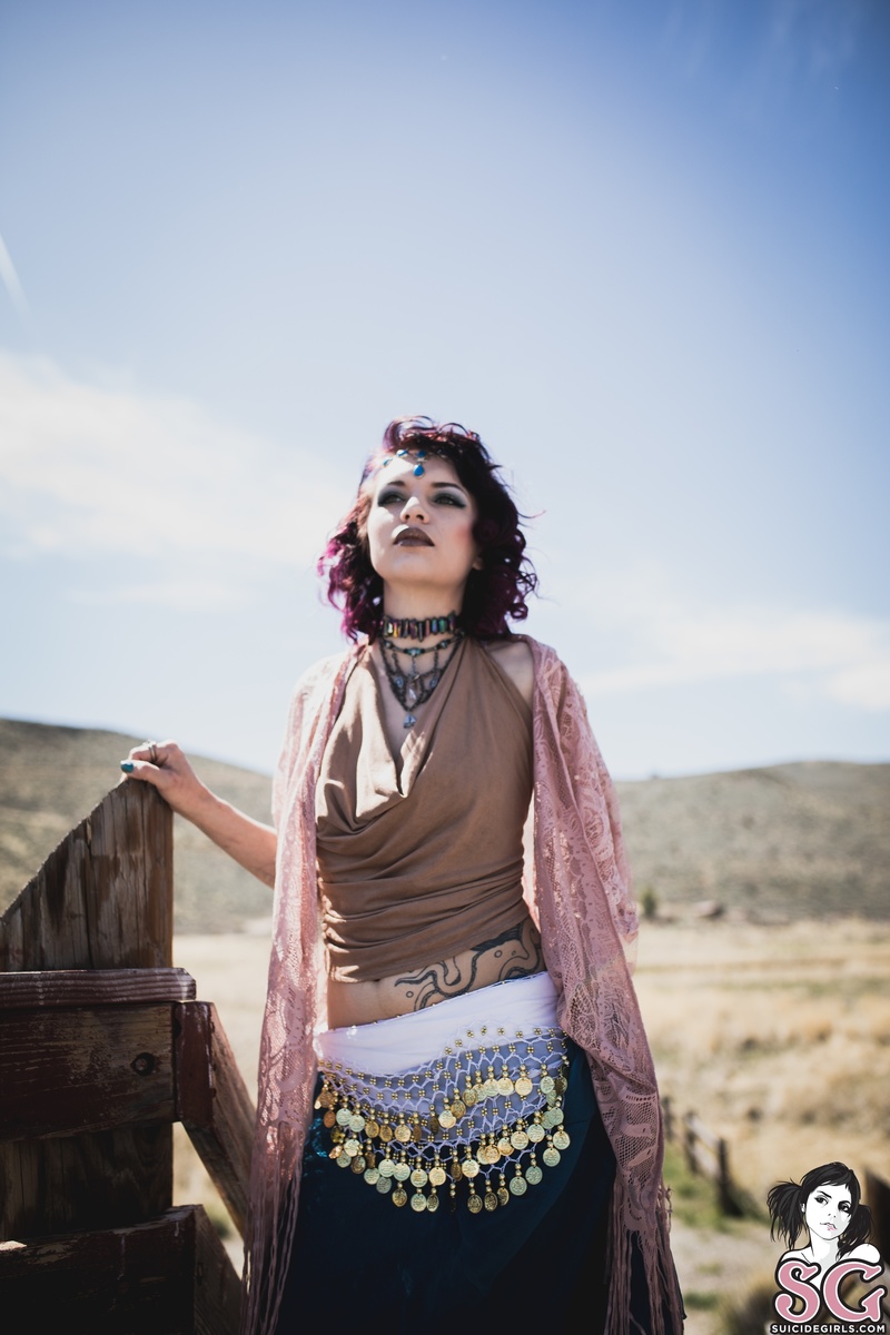 ladyeluerra-gypsyfreedom-01.jpg