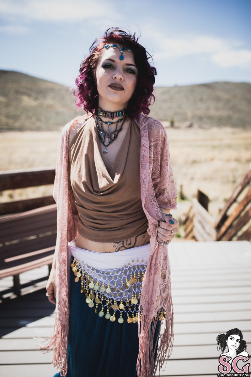 ladyeluerra-gypsyfreedom-05.jpg