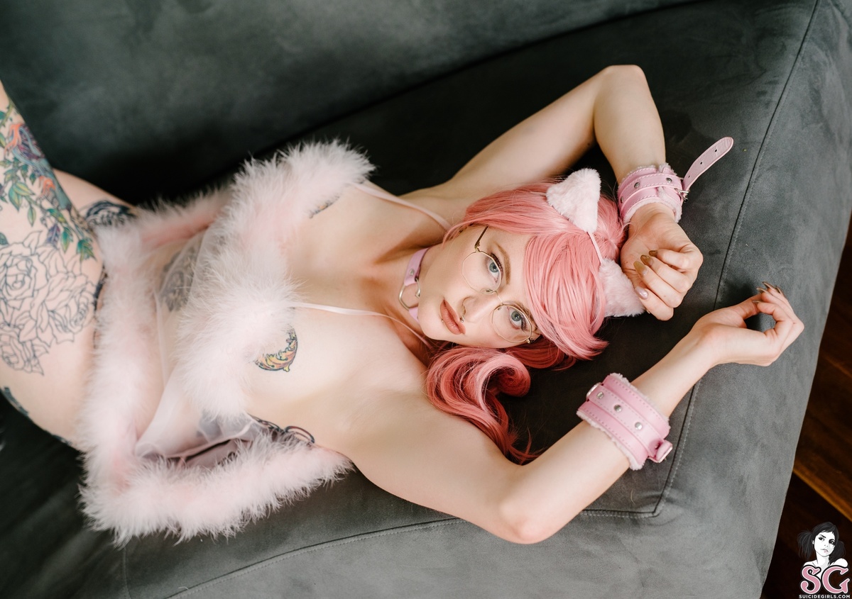 lotticia-herekitty-03.jpg