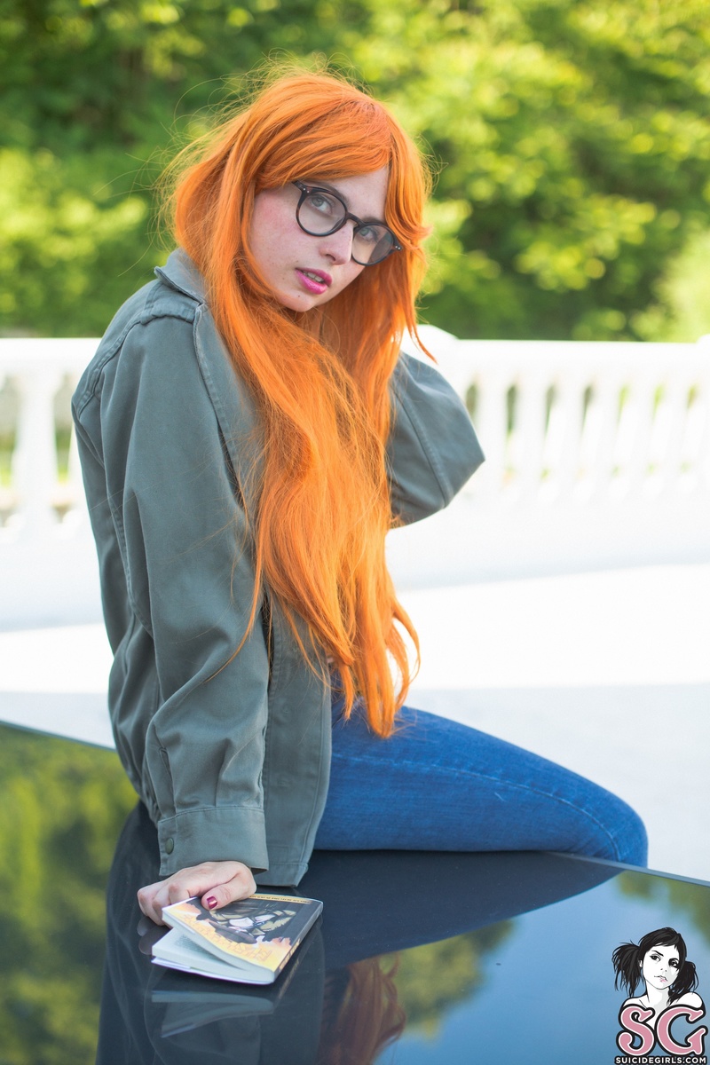 adeli-thegirlwhowaited-03.jpg