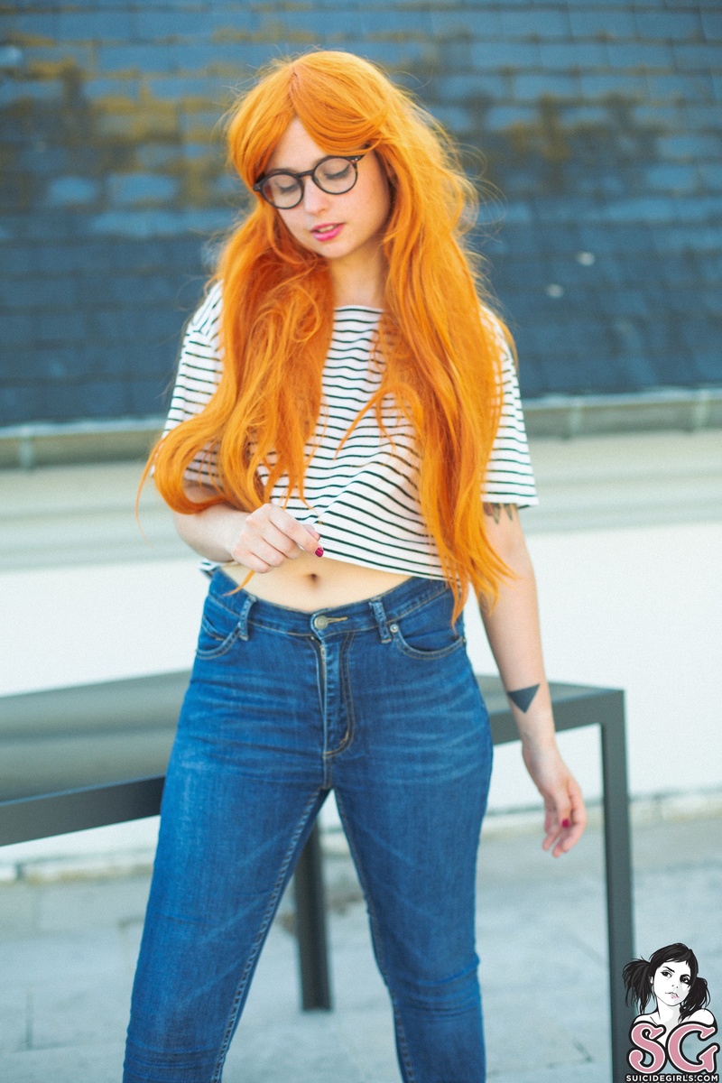 adeli-thegirlwhowaited-07.jpg