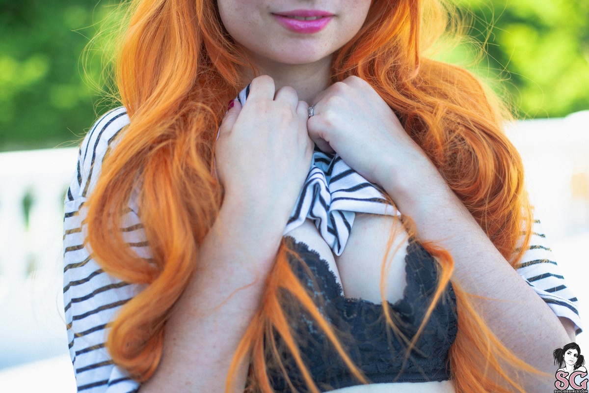 adeli-thegirlwhowaited-09.jpg
