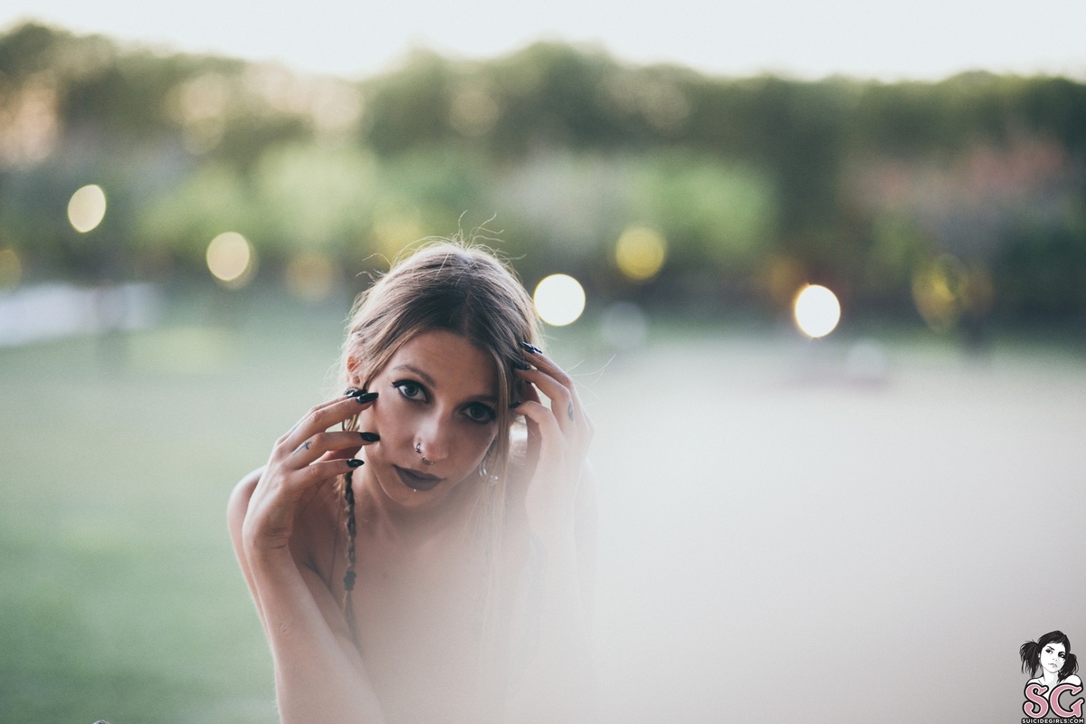 demonia-goldenhour-21.jpg