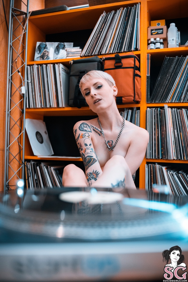 alberica-eargasm-39.jpg