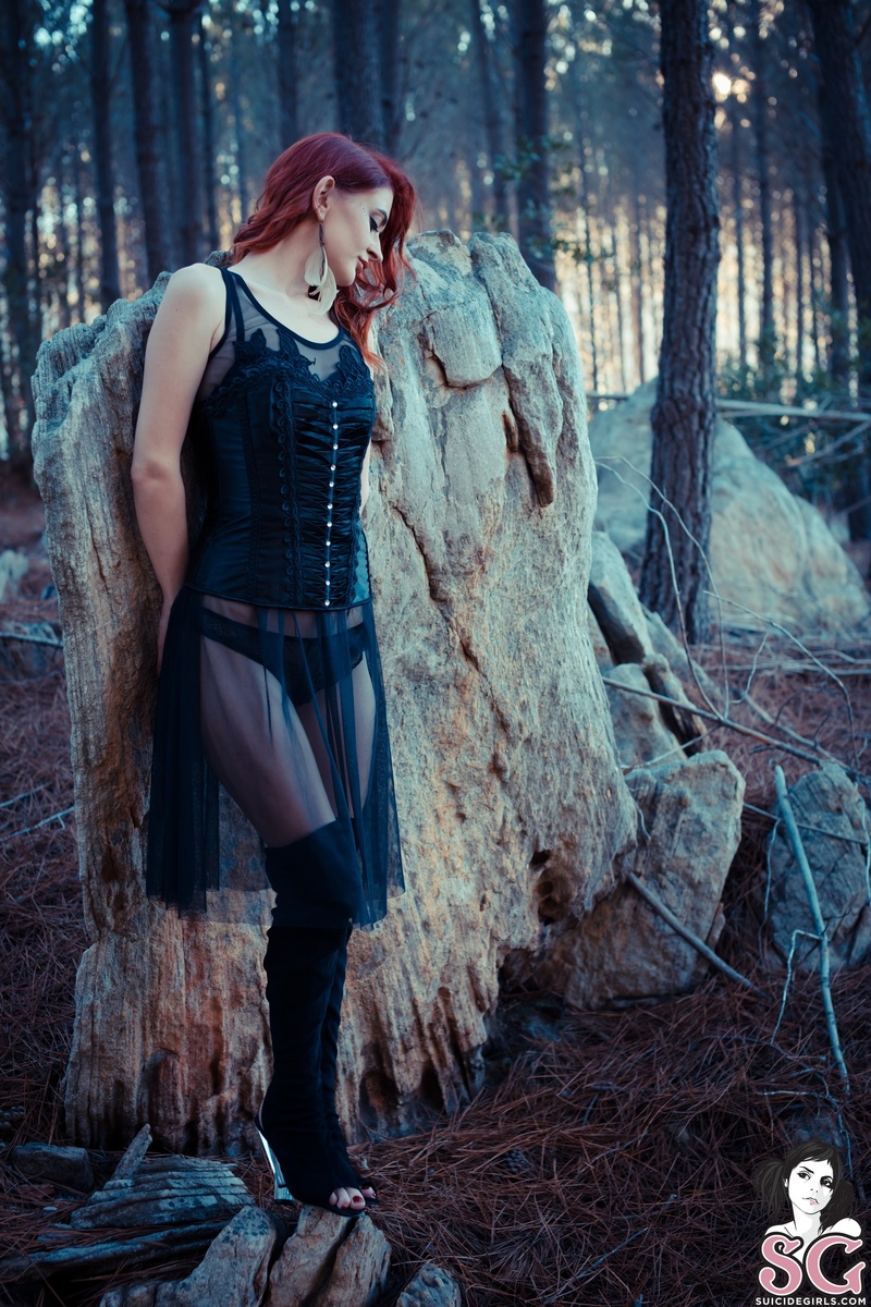 feya-thewitchinghour-11.jpg