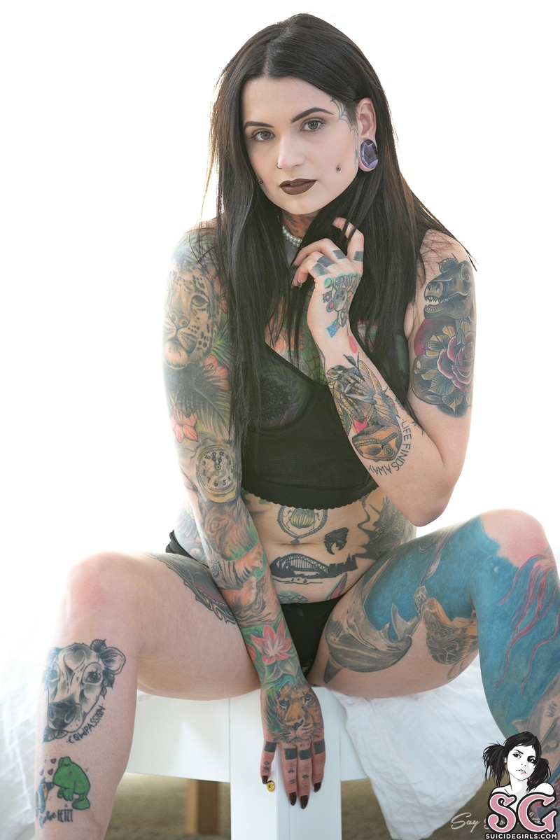 toxyfoxy-backinblack-15.jpg