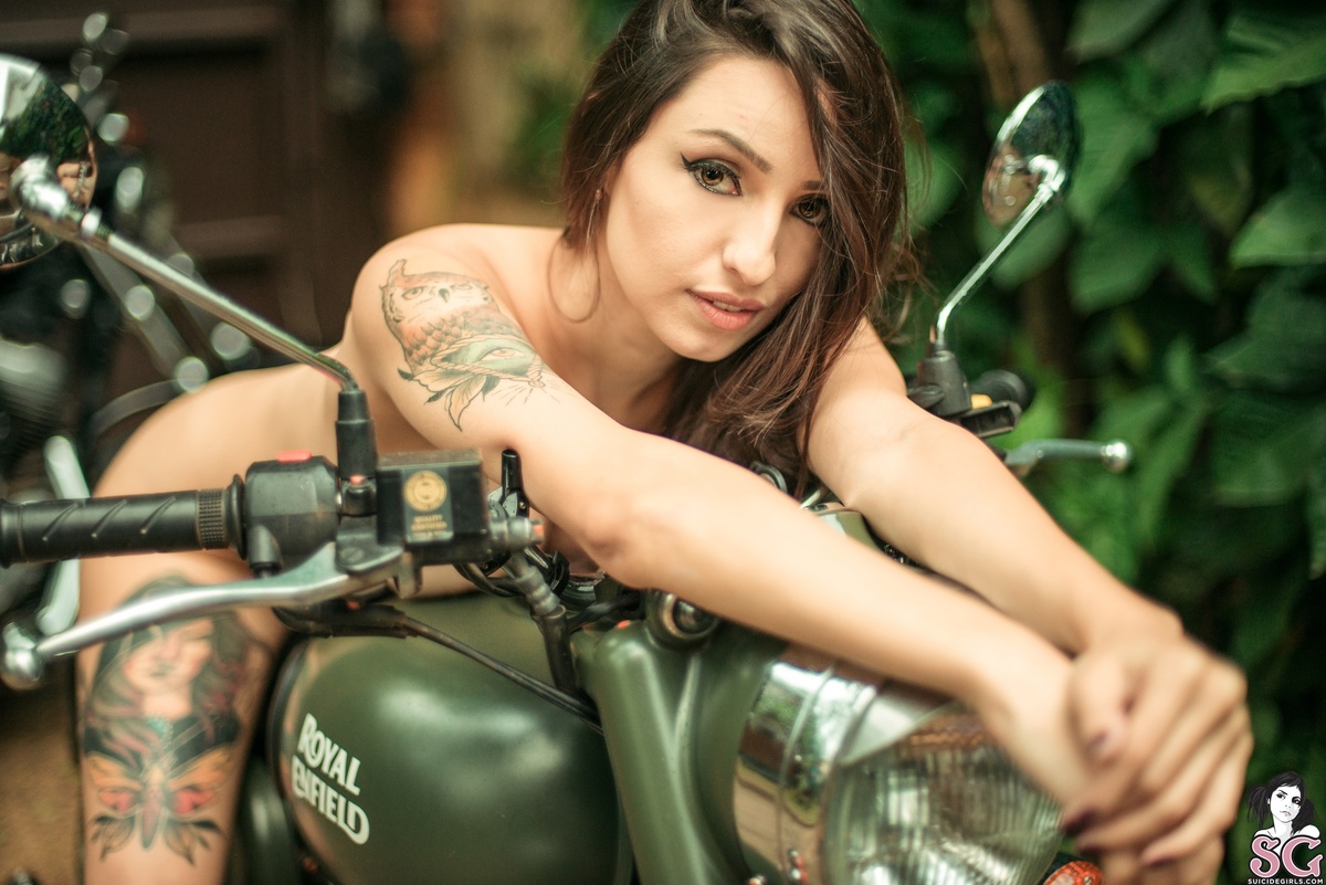 ivydenali-freedommachine-37.jpg