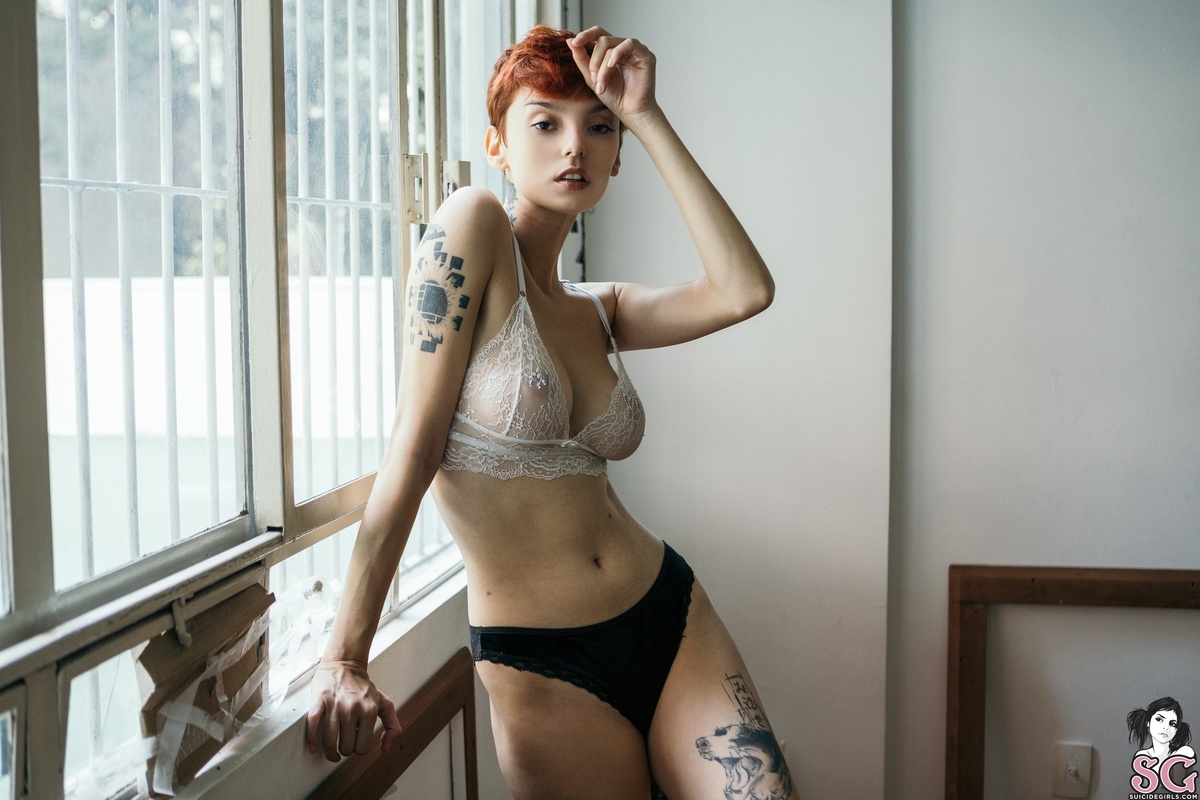 ayo-studyofpose-11.jpg