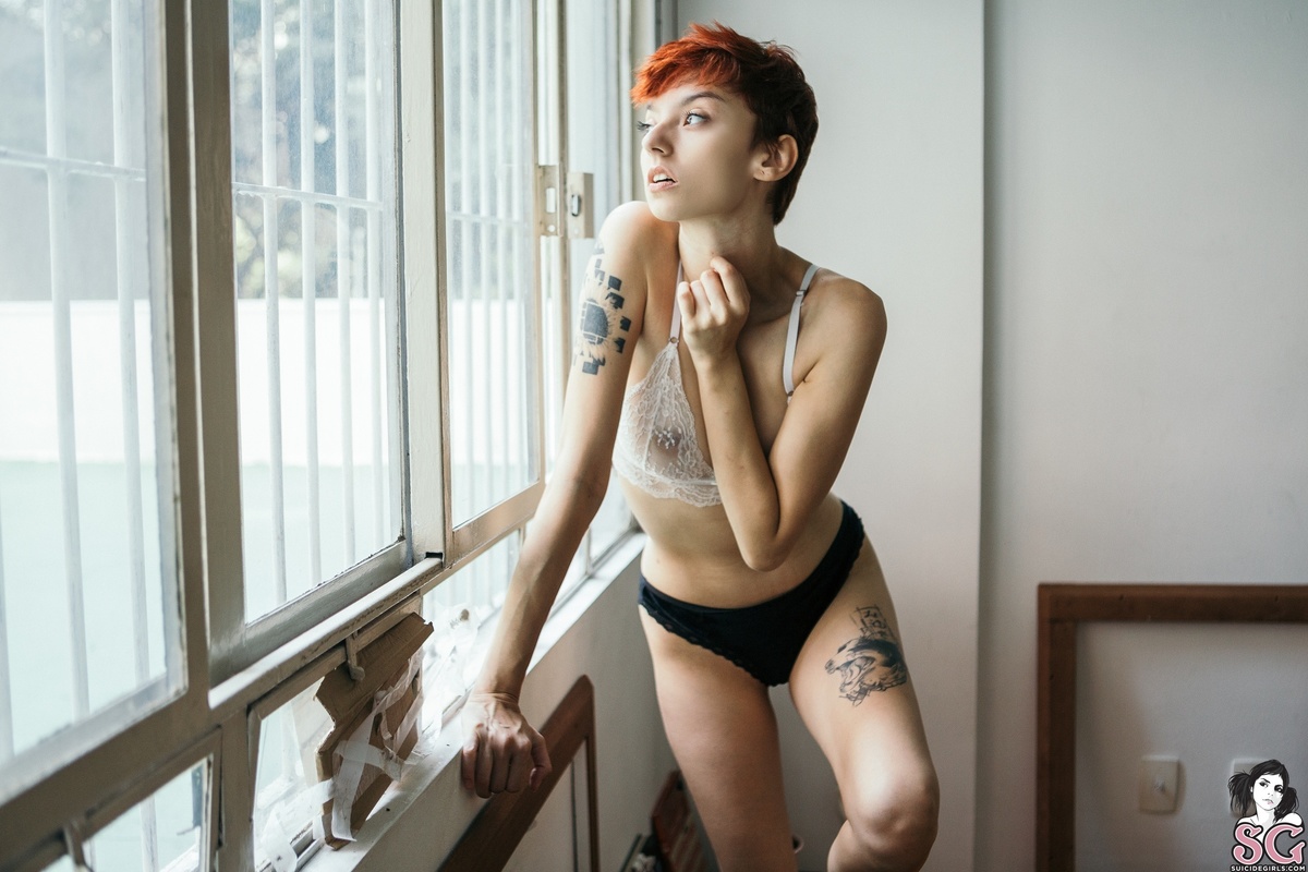 ayo-studyofpose-13.jpg