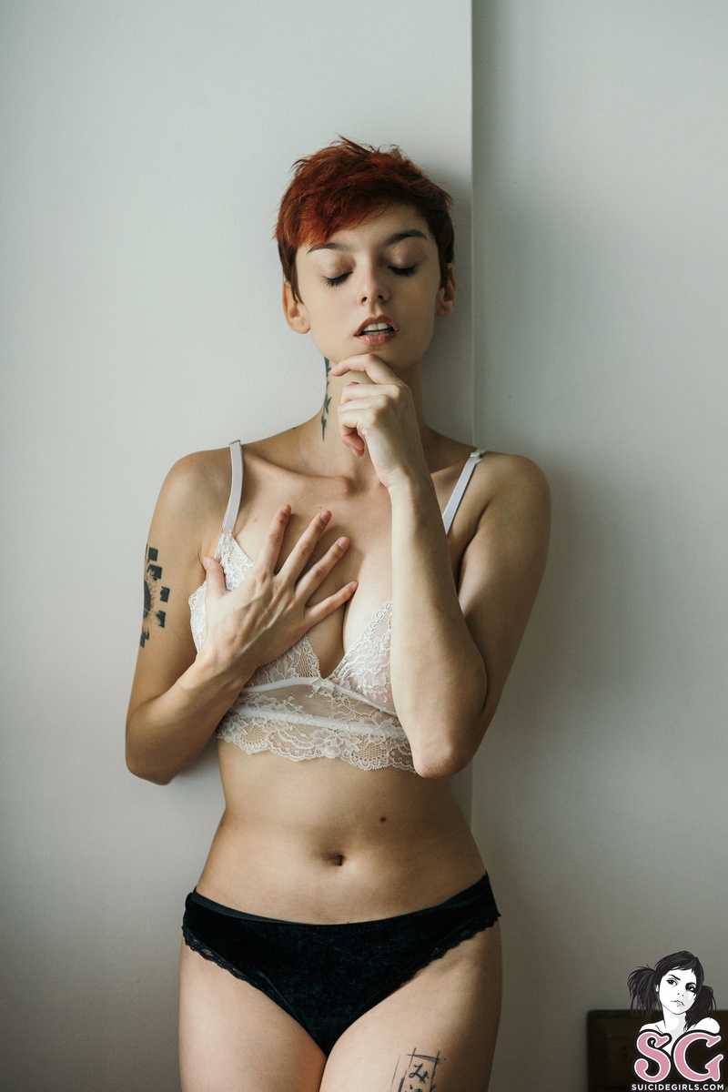ayo-studyofpose-31.jpg