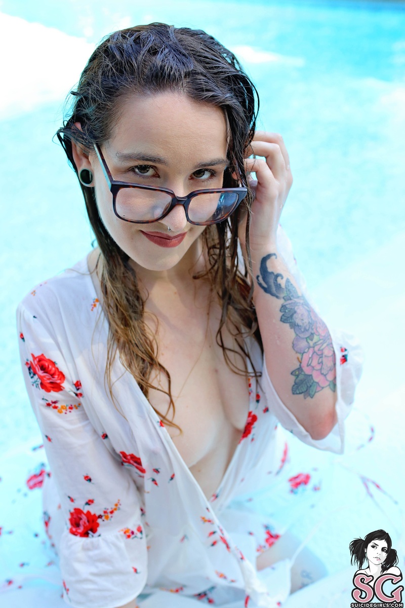 silvery-poolside-19.jpg