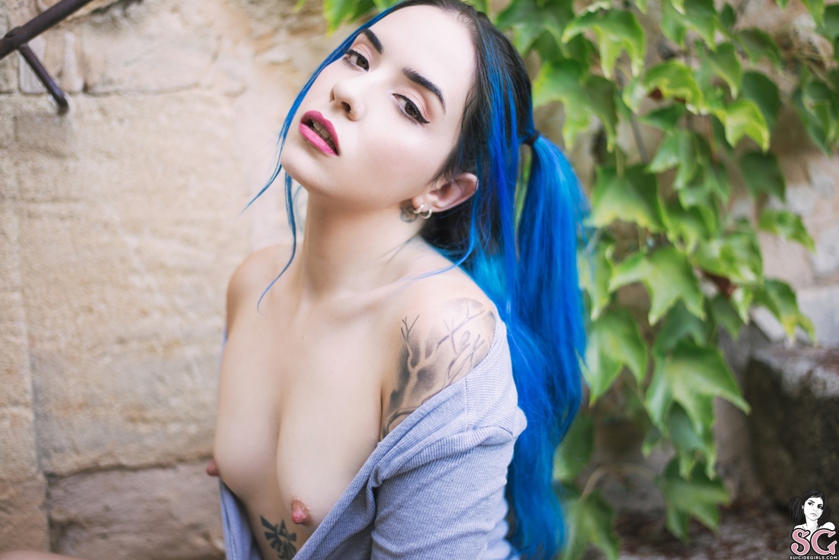 saria-houseofleaves-09.jpg