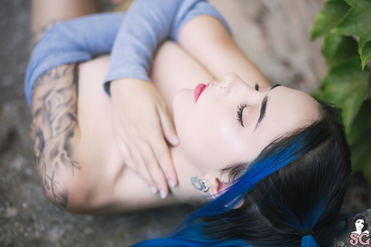 saria-houseofleaves-15.jpg