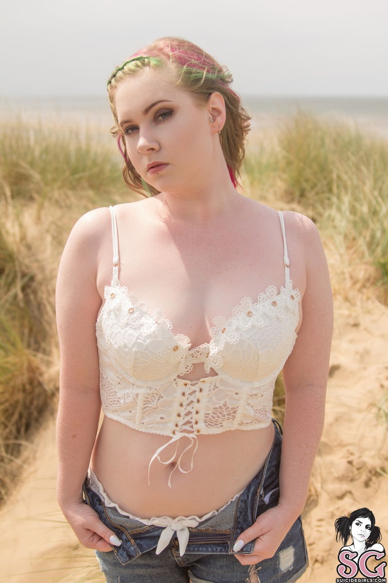 rayabella-carelesswhispers-07.jpg