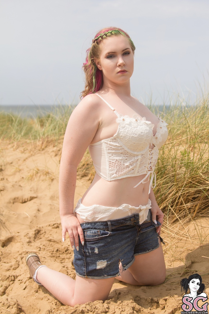 rayabella-carelesswhispers-09.jpg