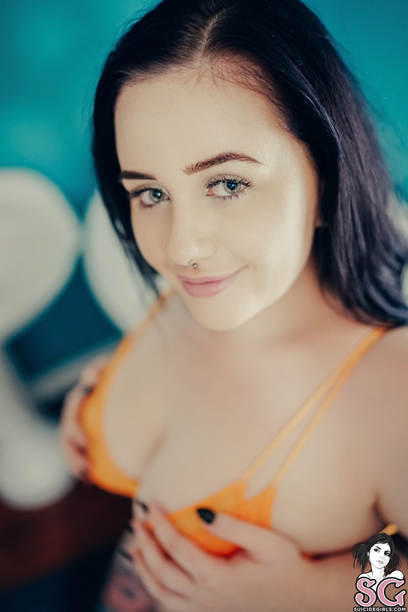chloemai-milkandhoney-01.jpg