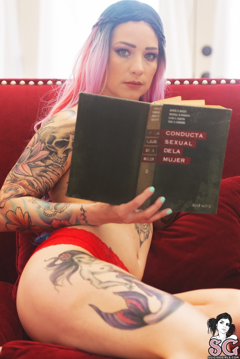 lovelydemon-daydreaming-17.jpg