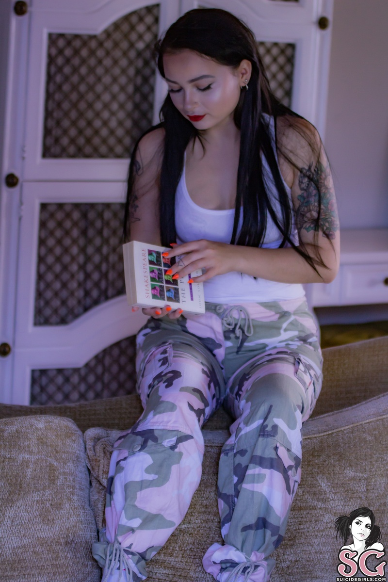 skyya-couchpotato-13.jpg