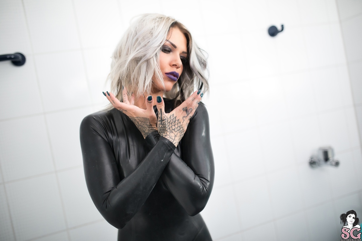 mercedestsangaras-forlatexlovers-03.jpg