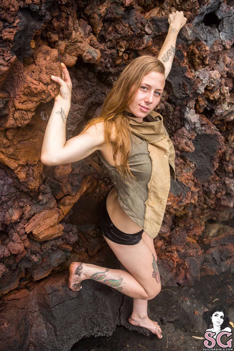 ambersparkx-blackrockonfire-09.jpg