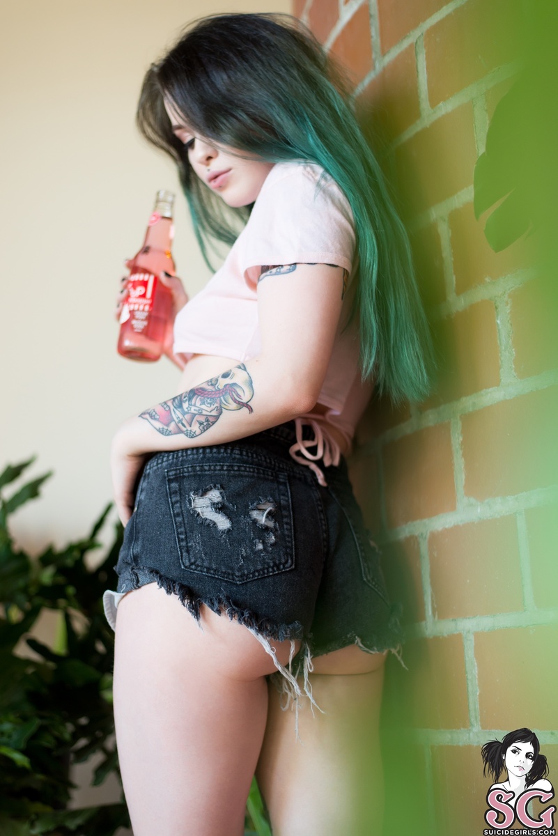 aurralee-355ml-07.jpg