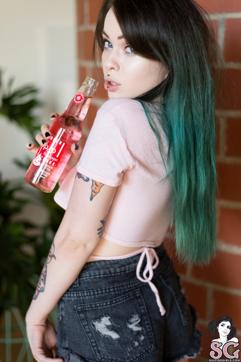 aurralee-355ml-09.jpg