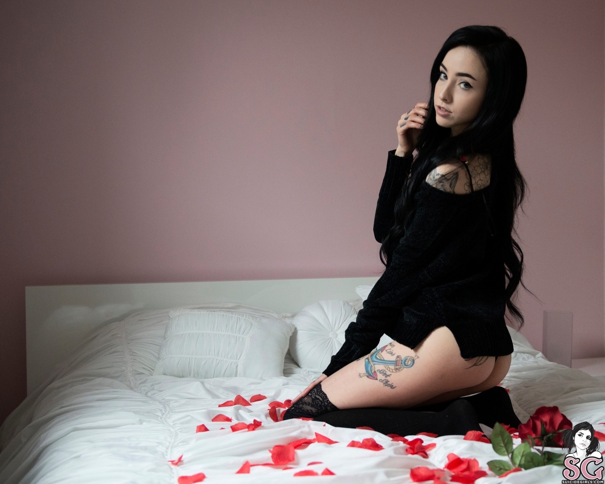 lovesick-brokenrose-01.jpg