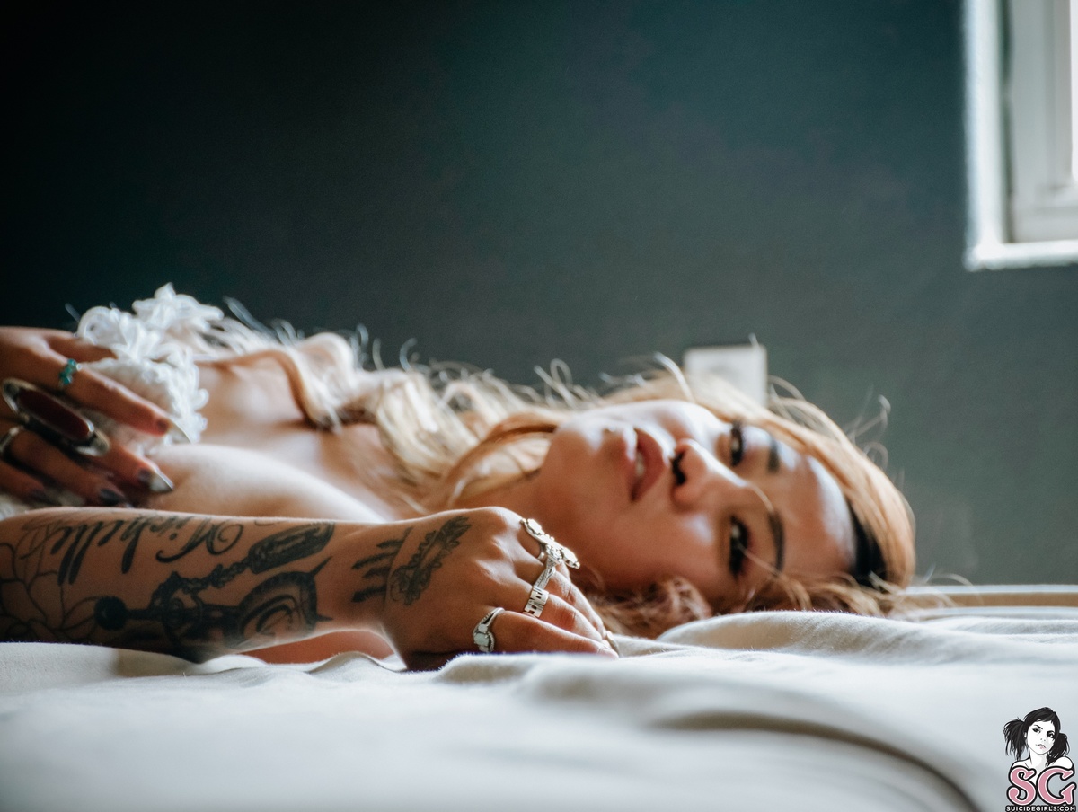 carolinehellcat-atmosphere-39.jpg