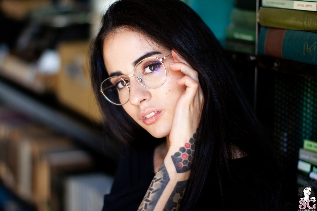 smoky-notlikeothergirls-03.jpg