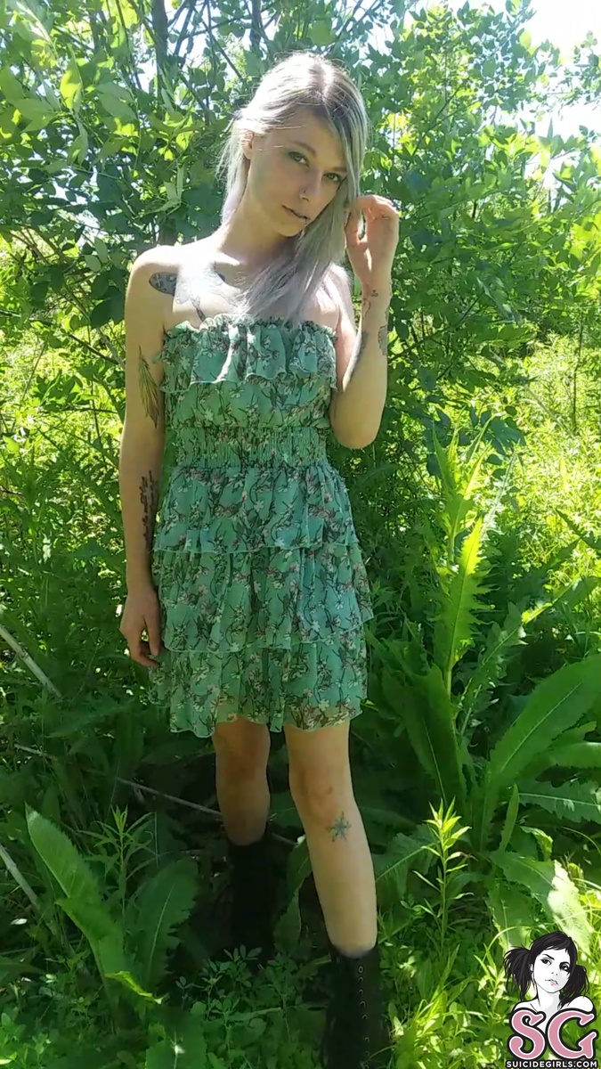fireflyreign-greenflowers-21.jpg