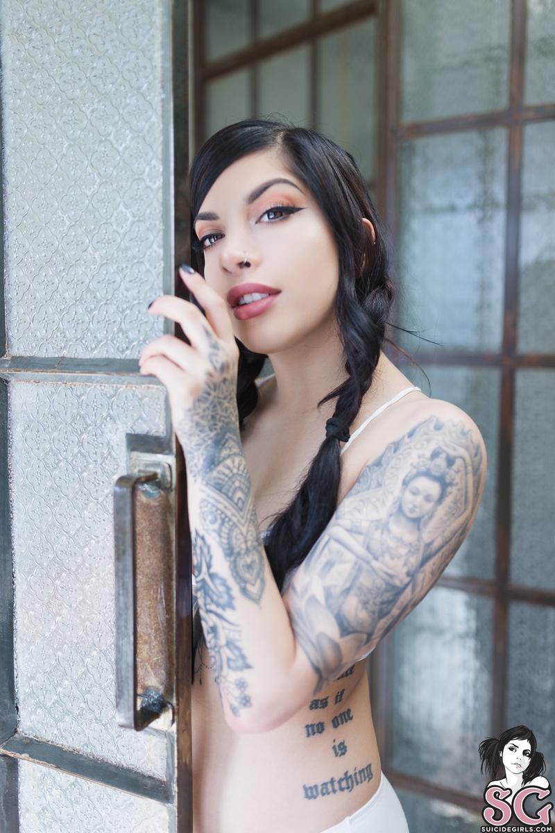 rawna-bornagain-01.jpg